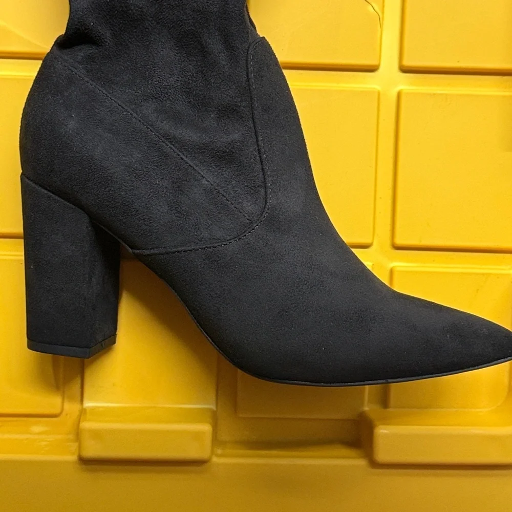 Just Fab woman’s heeled boots Aubriana black new Size 9