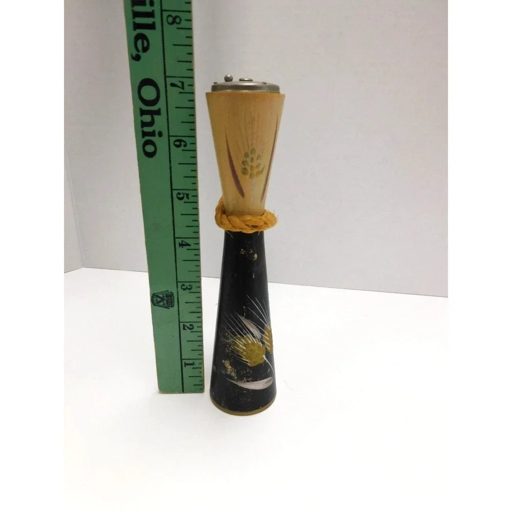 Vintage MCM Japan Wood Salt and Pepper Shakers Wheat Pattern Rope Handle DW7
