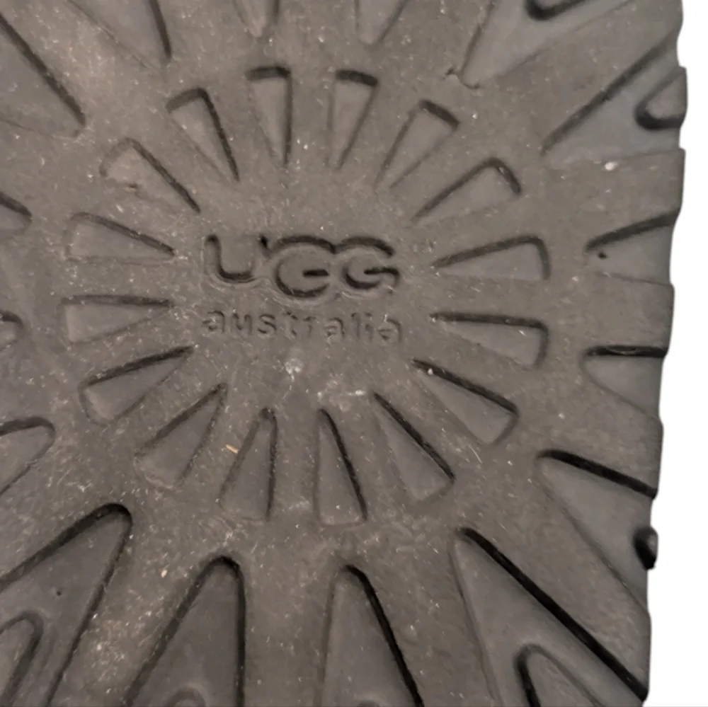 UGG classic ii