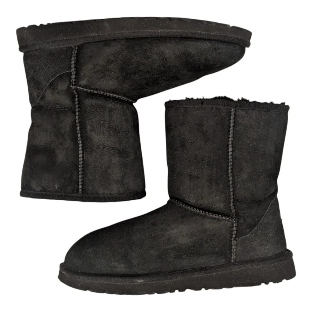 UGG classic ii