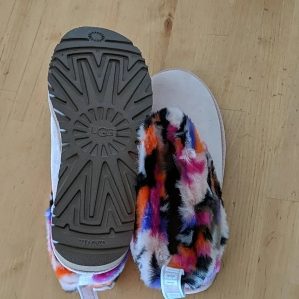 UGG new without