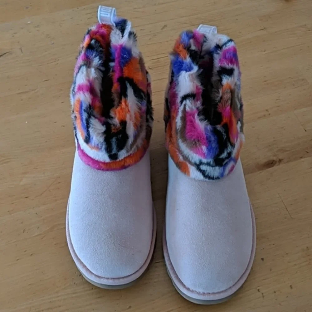 UGG new without