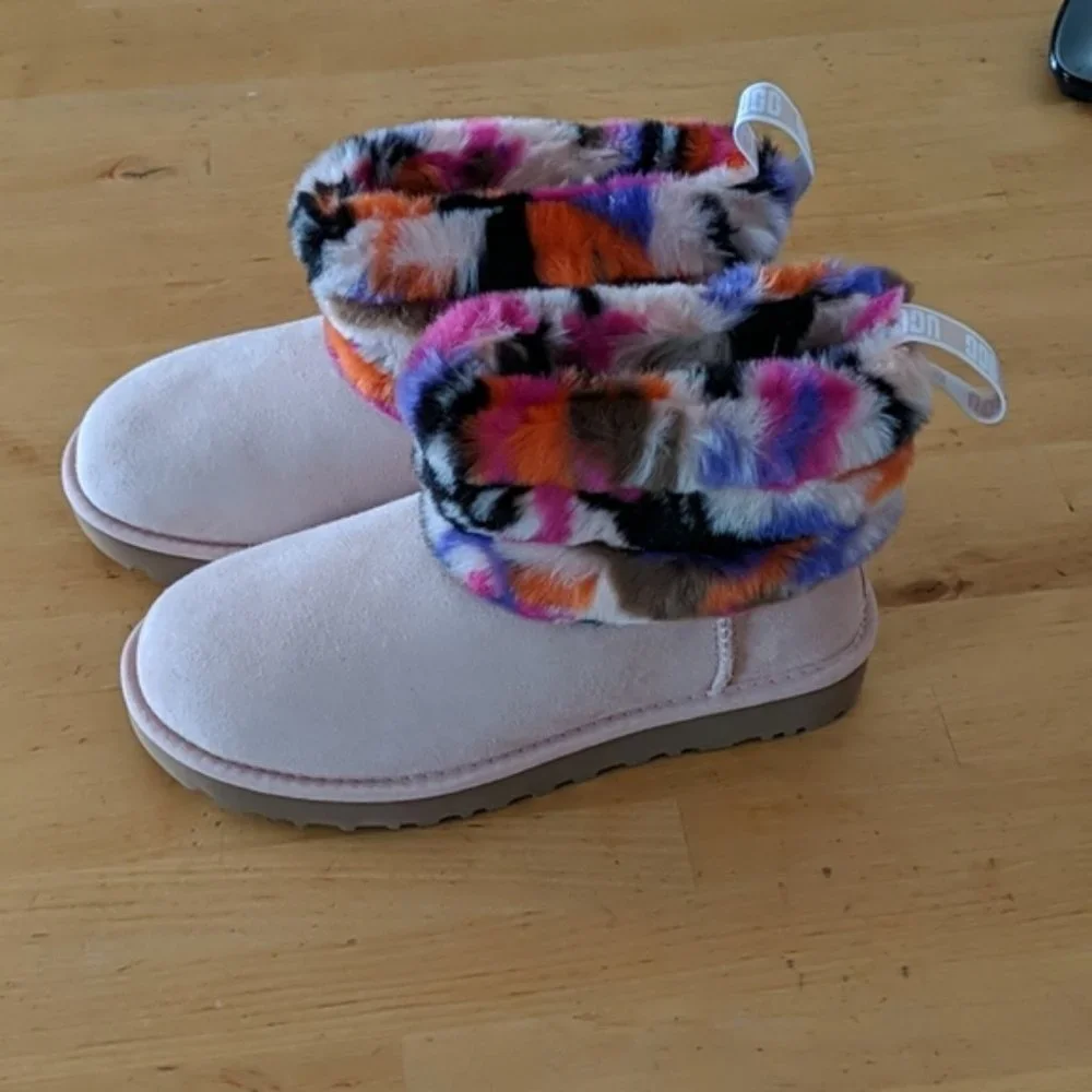 UGG new without