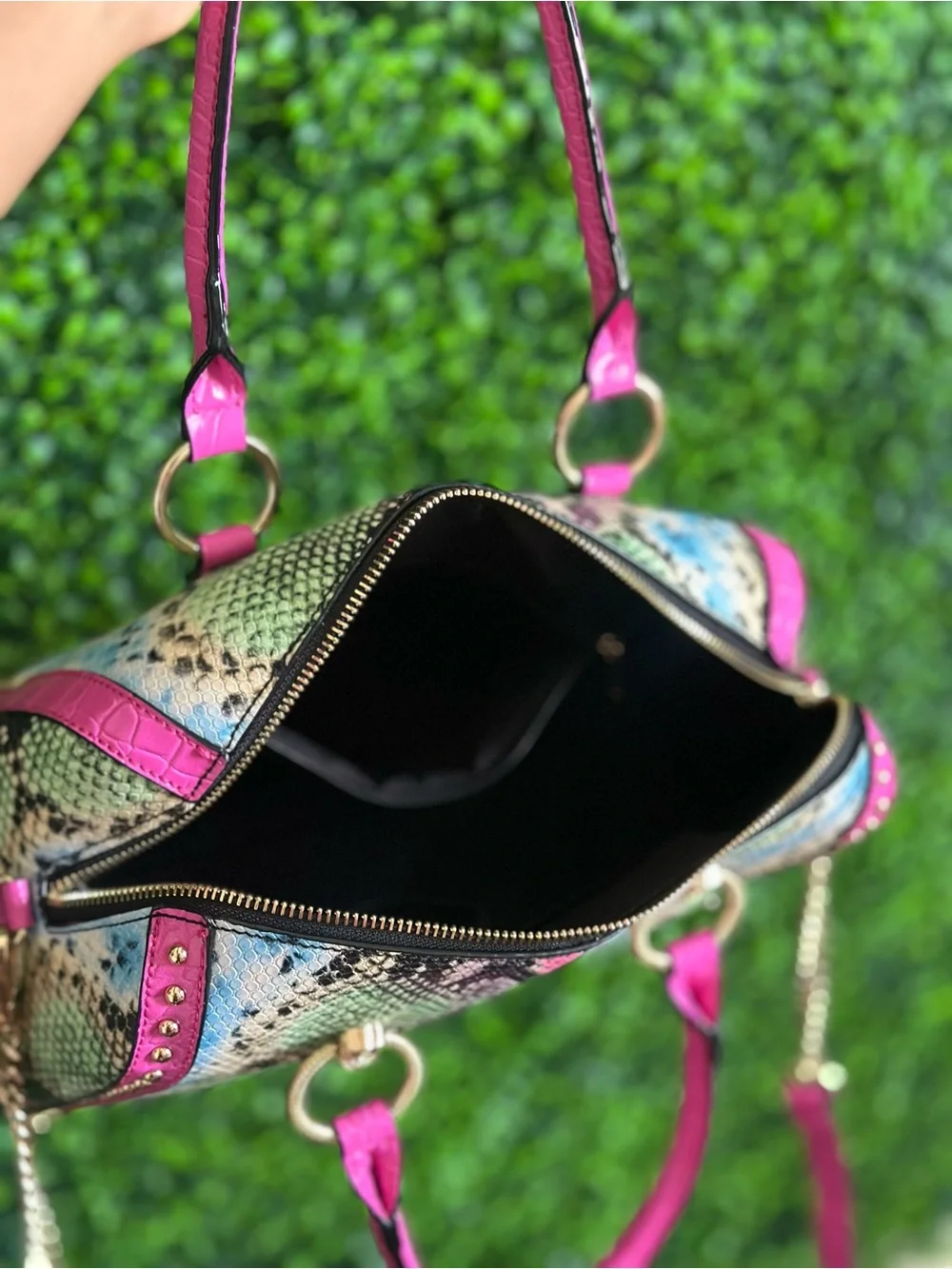 Aldo eye catching