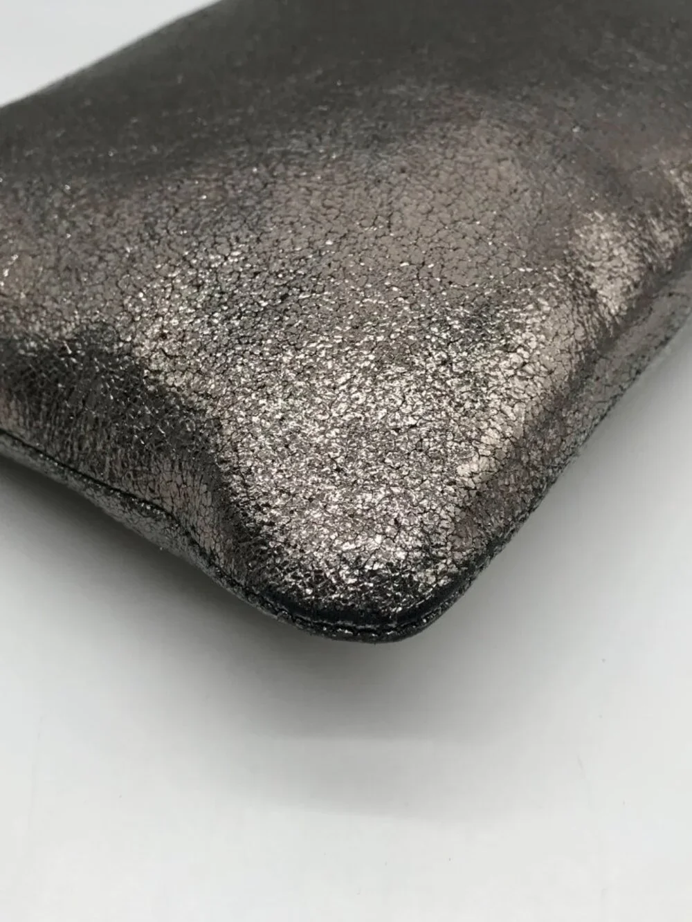 Marc Jacobs make sleek