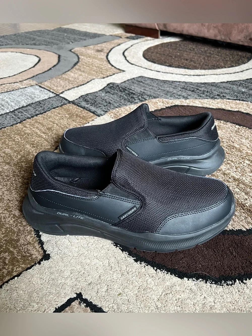 Skechers like new