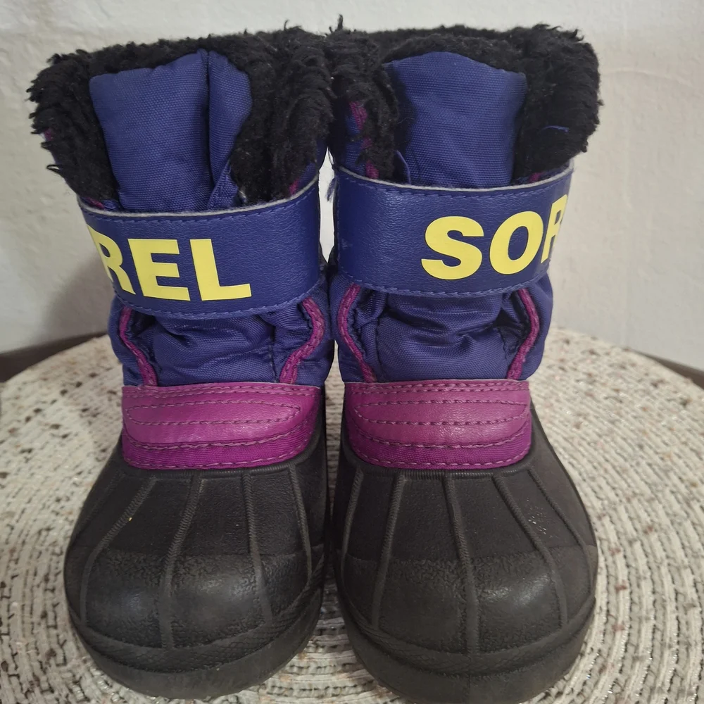 Sorel kids snow