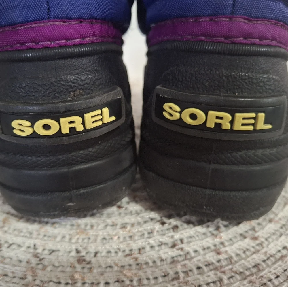 Sorel kids snow