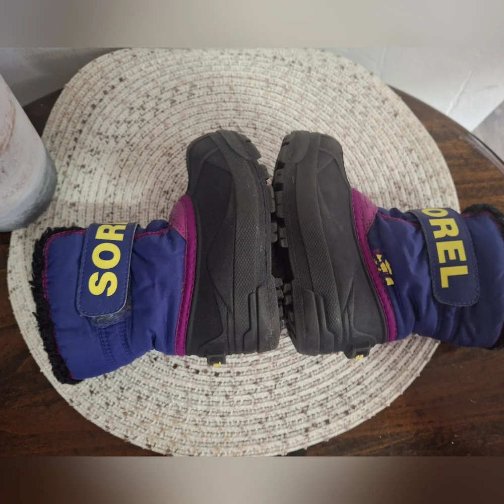 Sorel kids snow