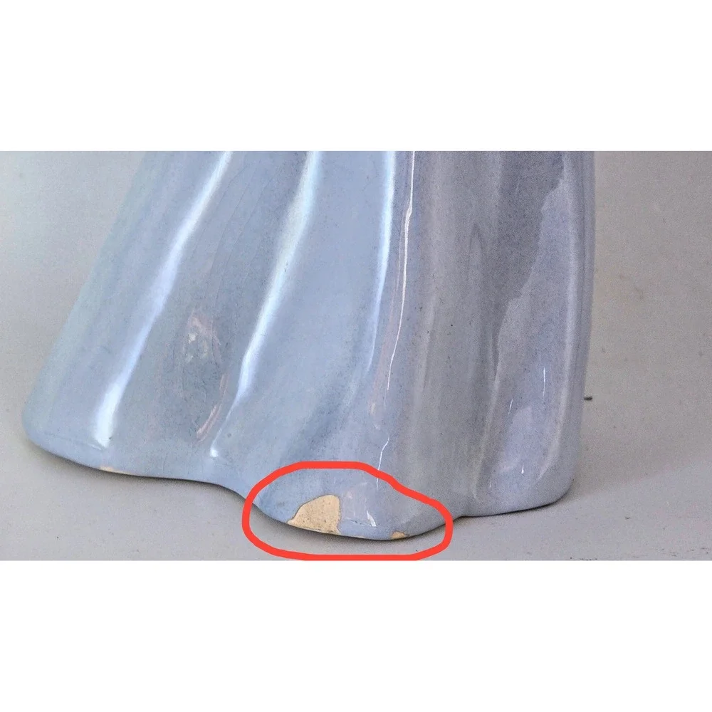 N/A planter features