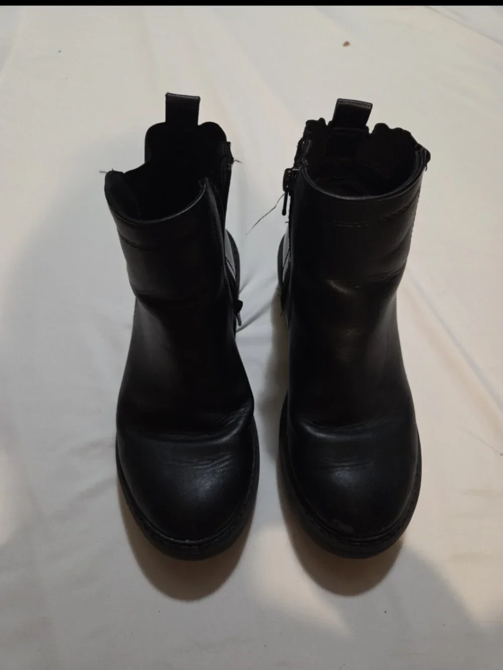 Chic older girl size 2 black ankle boots #04