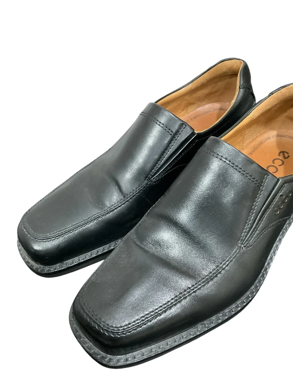 Ecco sleek black