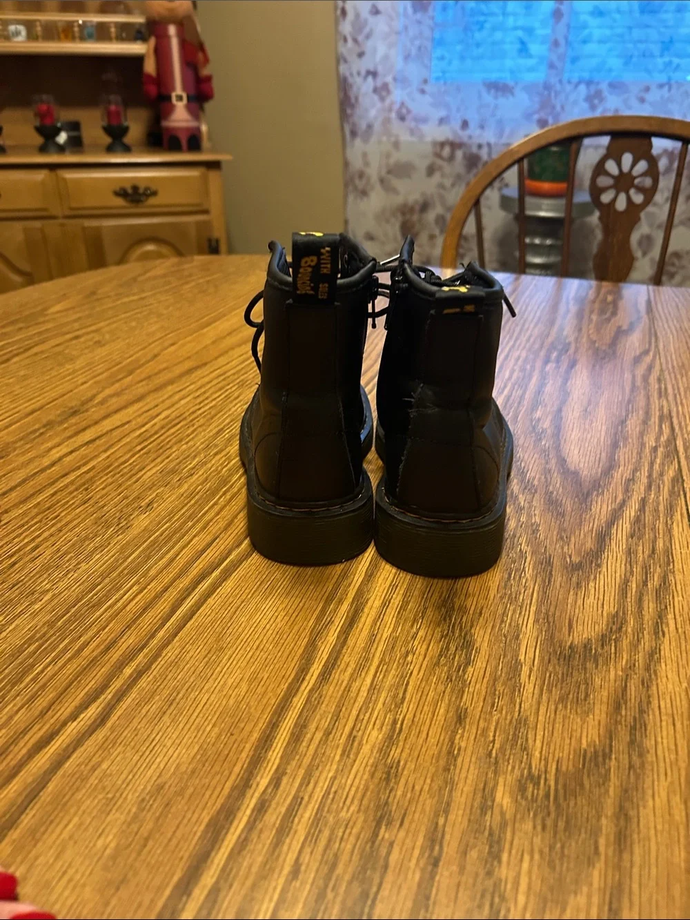 Dr. Martens youth lace