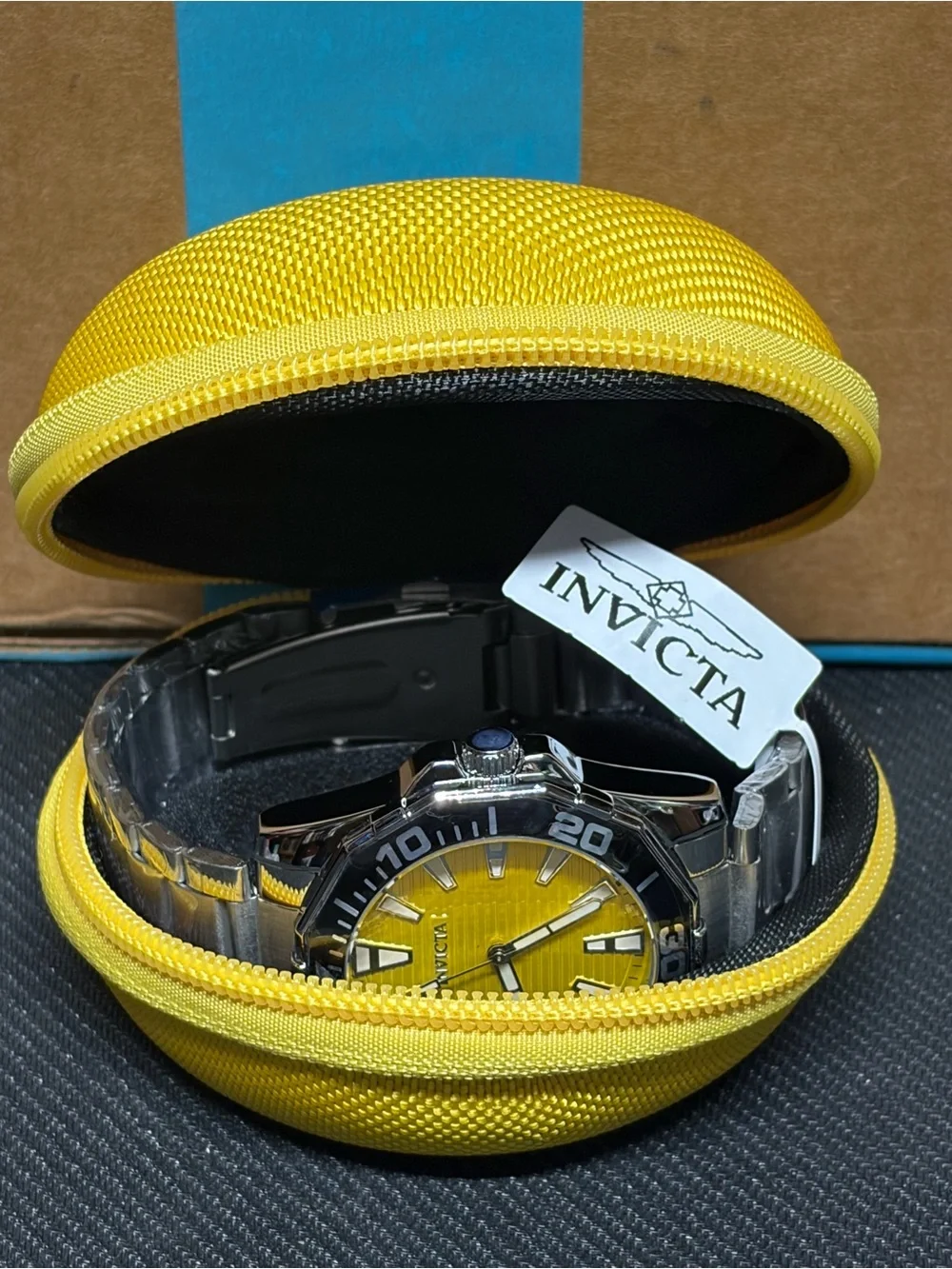 Invicta bold yellow