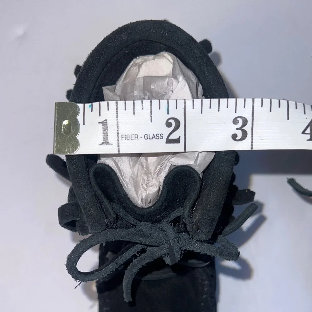 Minnetonka 🖤tiny tramper