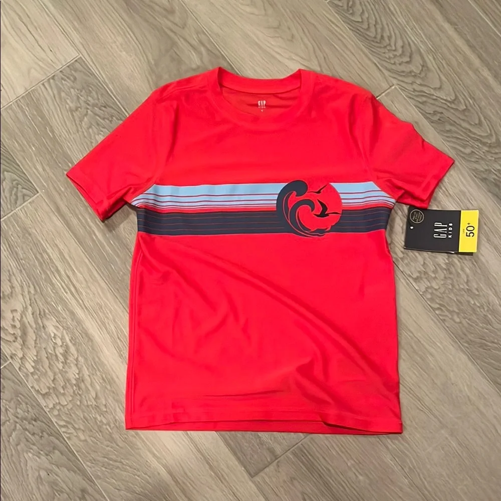 NWT Gap Red Rash Guard Size Small 6/7