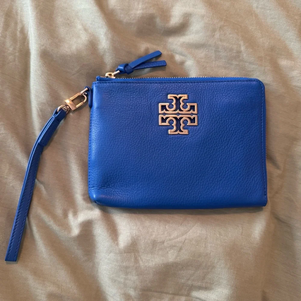 Tory Burch Britten Blue Pebbled Leather Zip Wristlet Pouch
