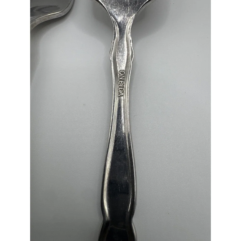 Oneida royal chippendale