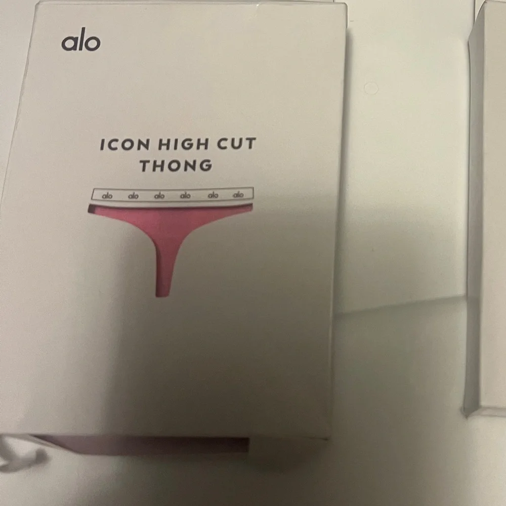 ALO Yoga chic high