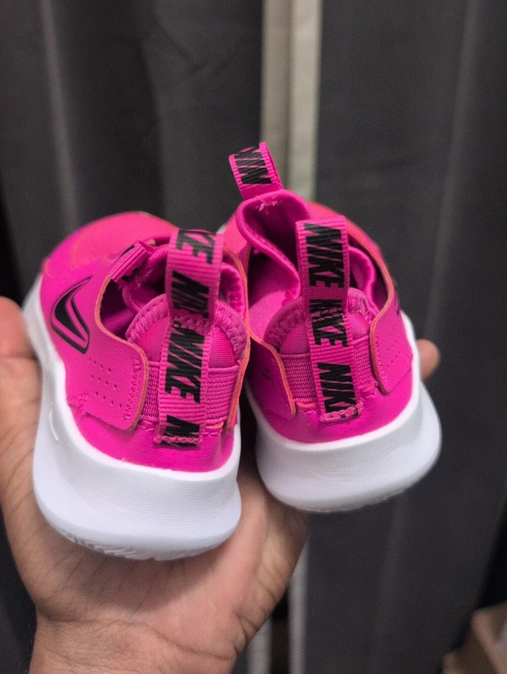 Nike cushioned stylish no