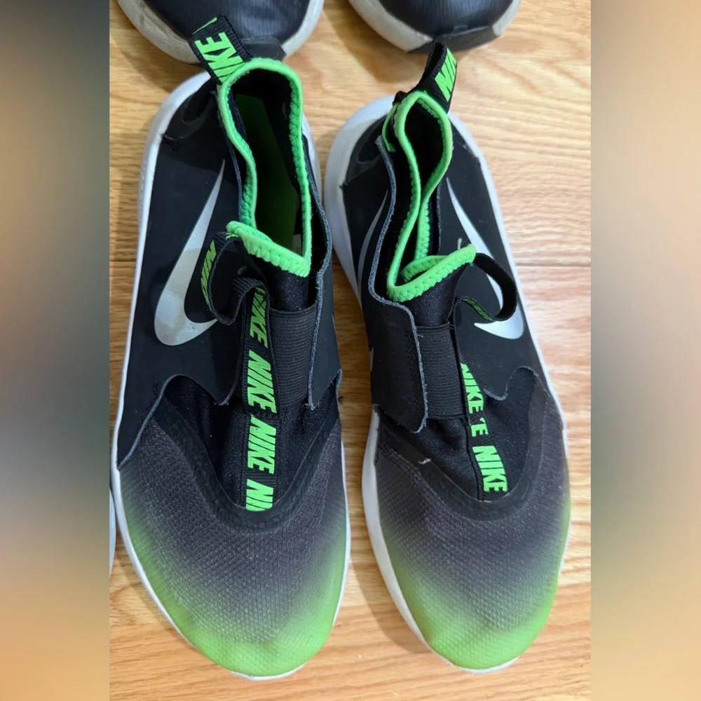 NIKE Athletic Casual Slip-On Sneakers Bundle Size 7Y