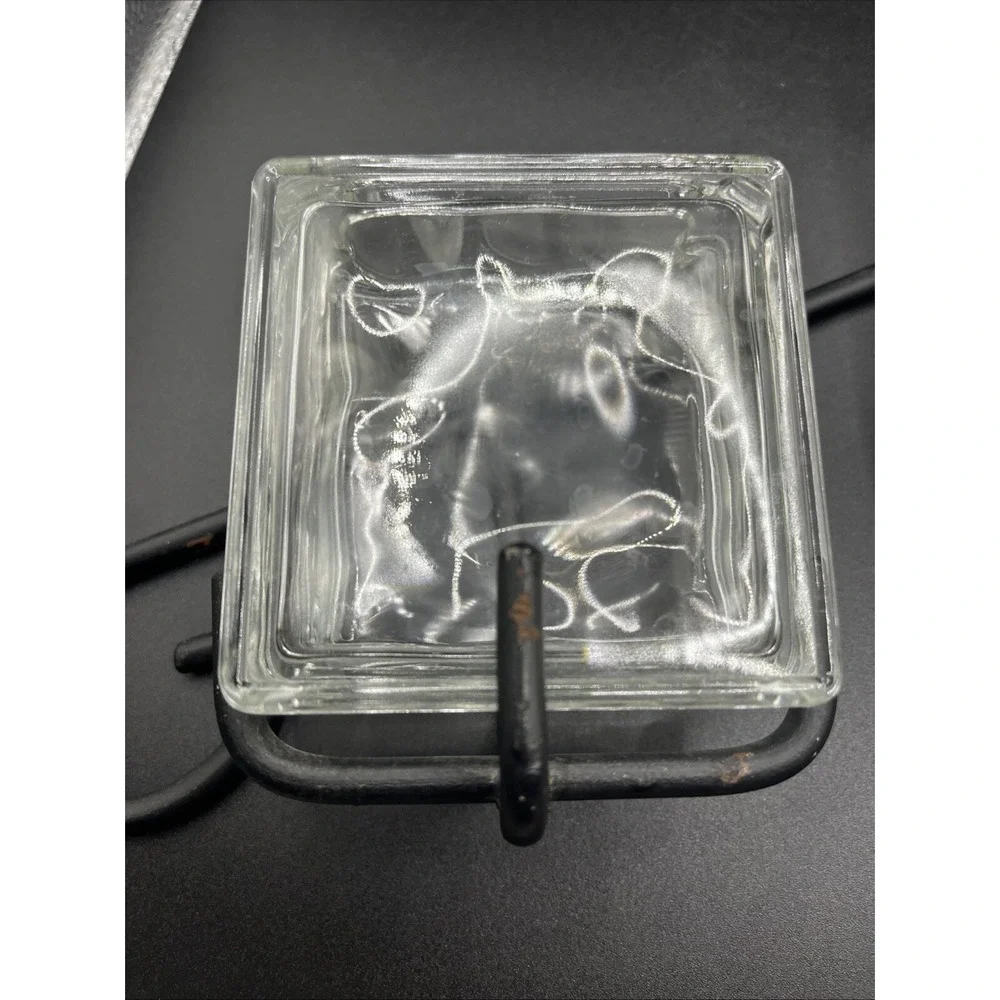 The Unbranded Brand glass black