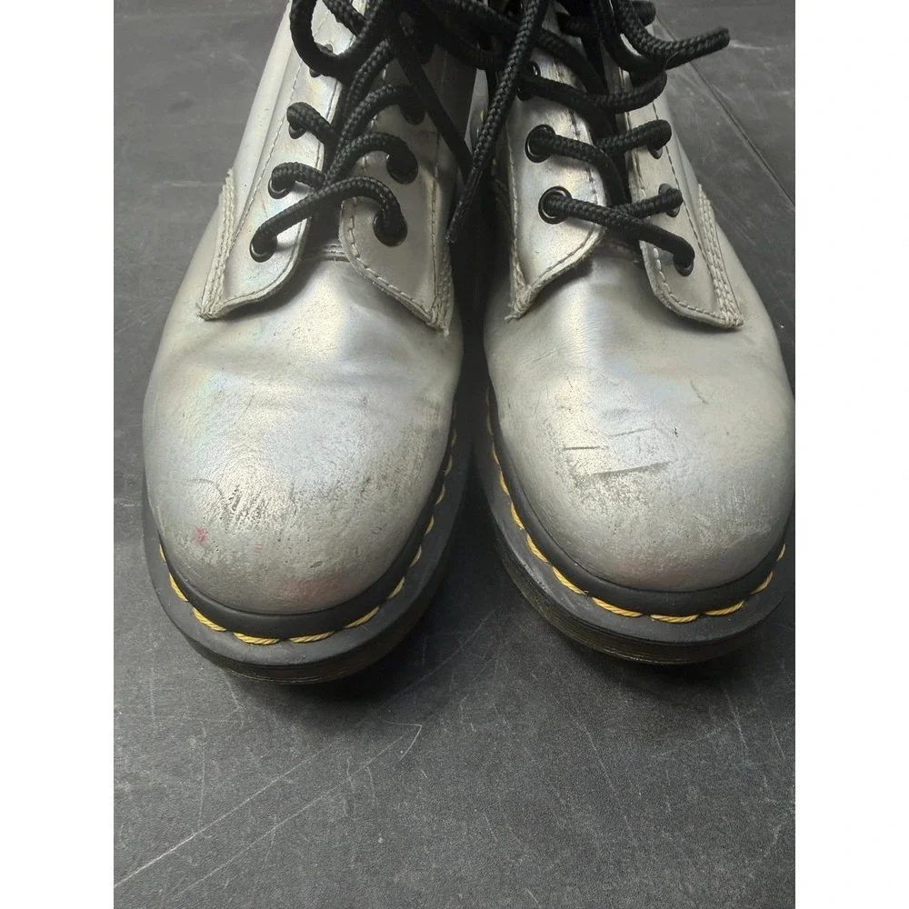 Dr. Martens product preloved