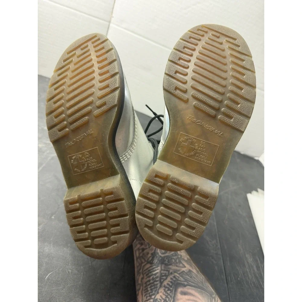 Dr. Martens product preloved