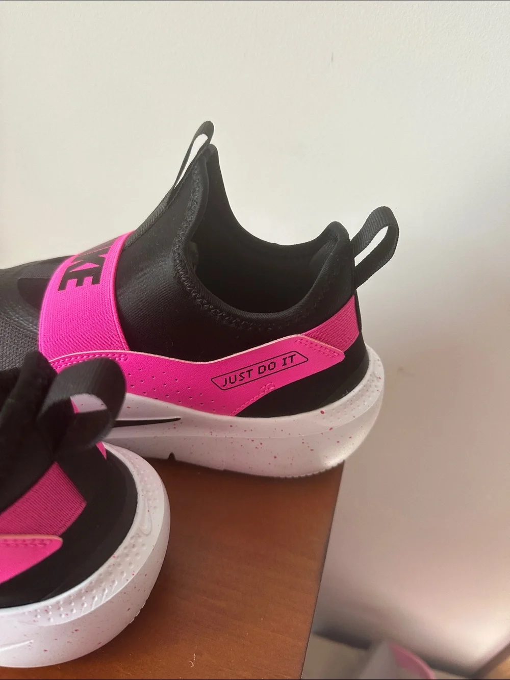 Nike nwot slip