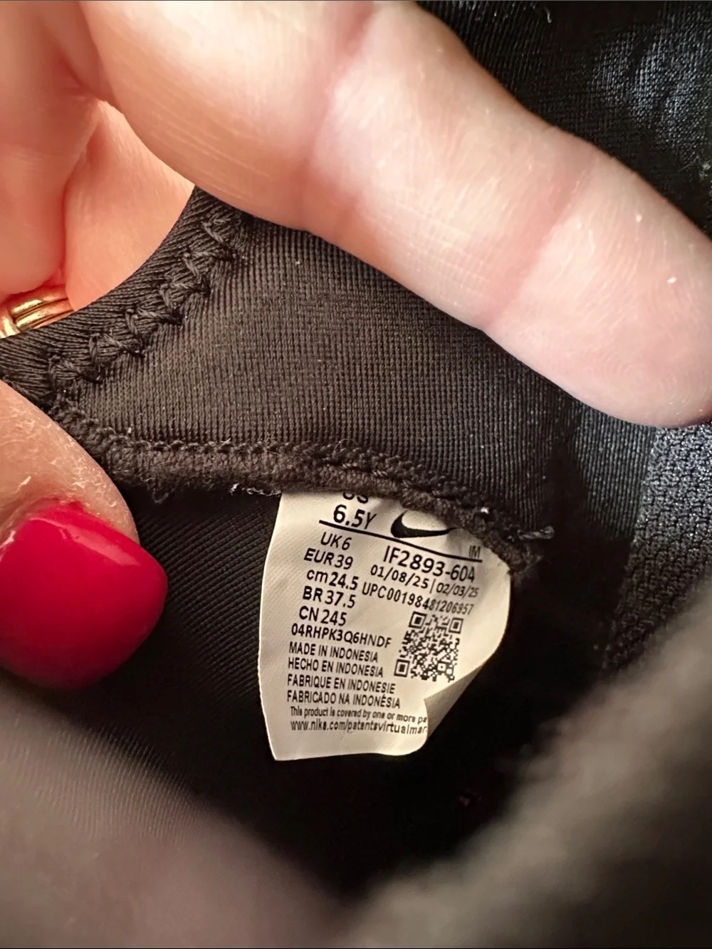 Nike nwot slip