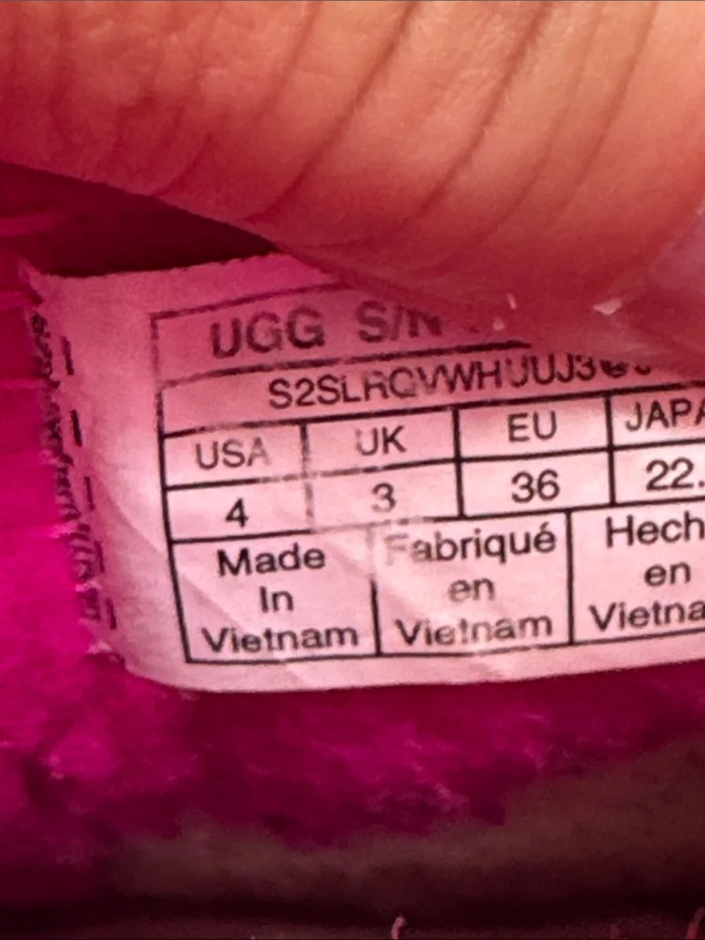 UGG bright glossy