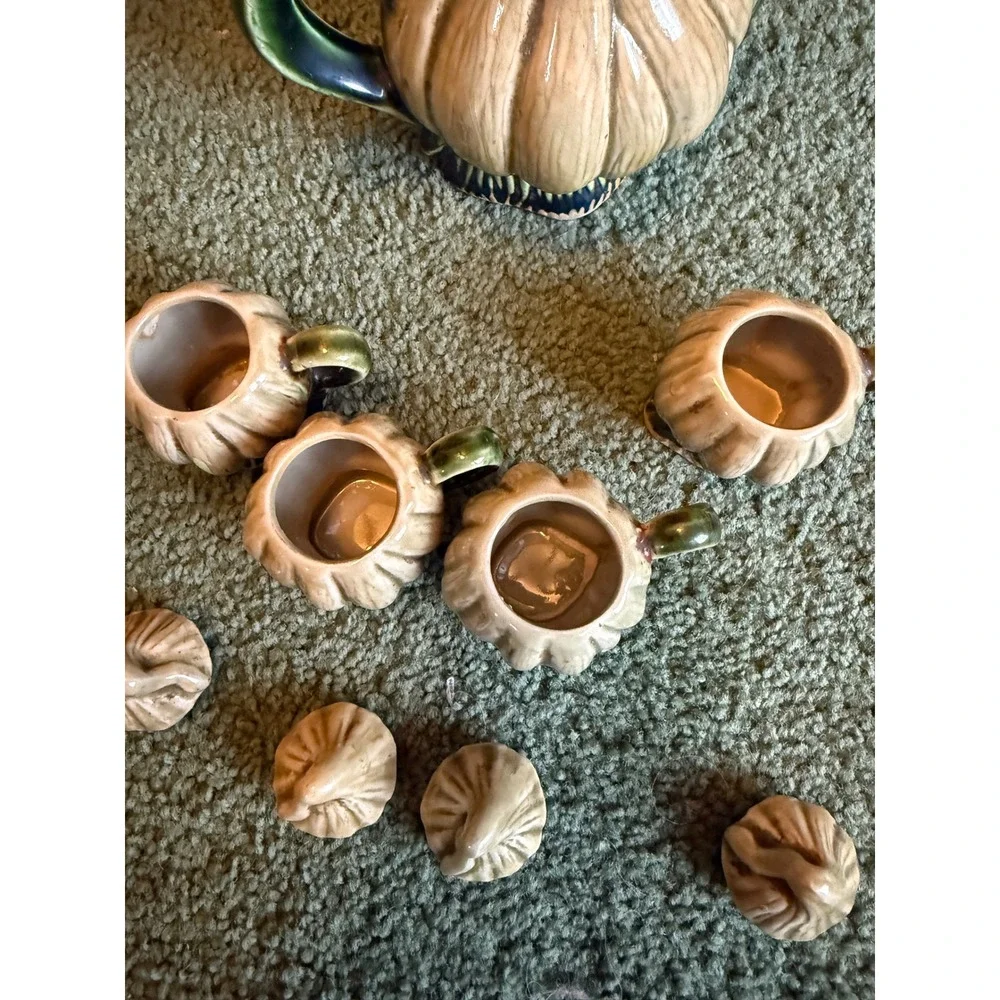 Unbranded vintage ceramic