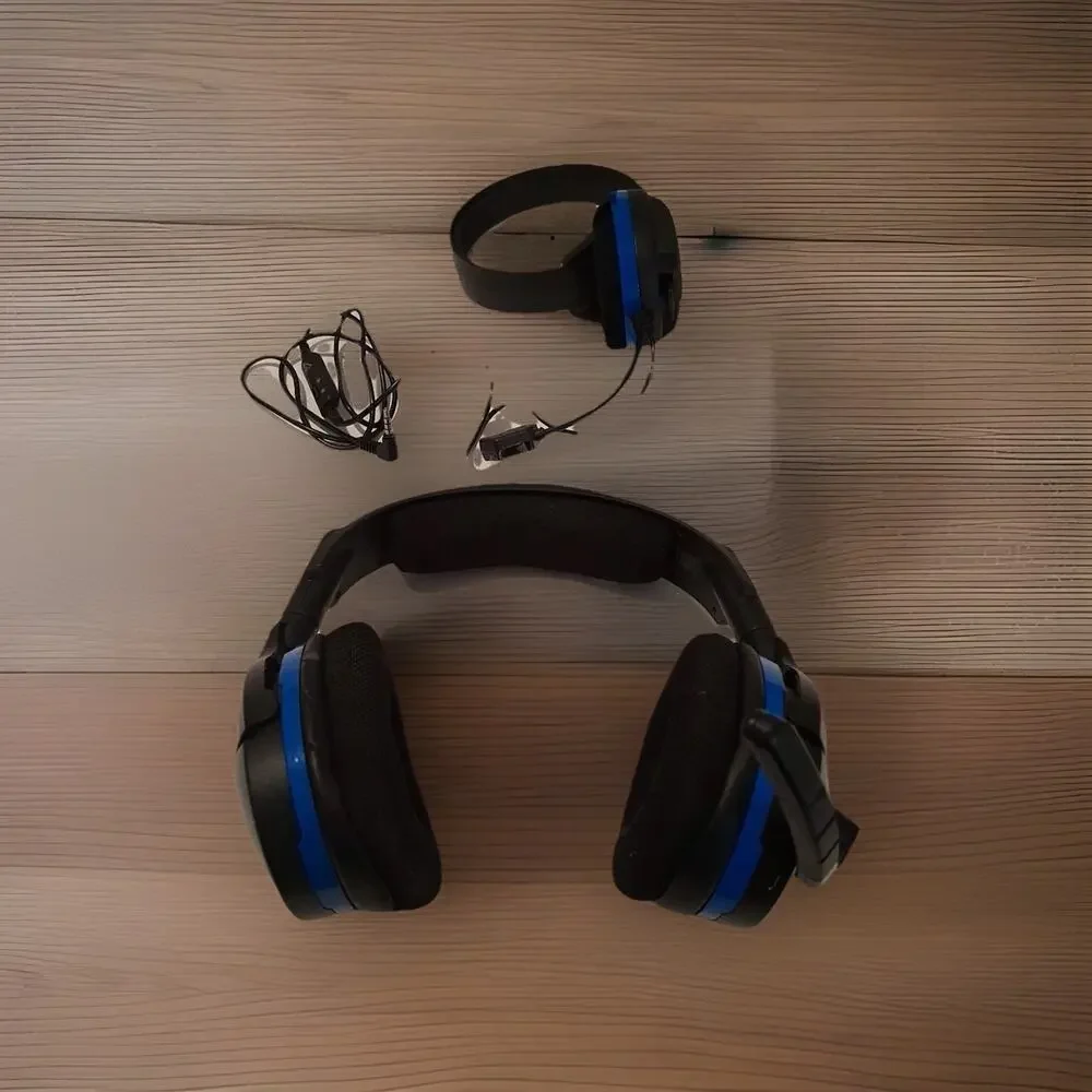 Lot of 2 Turtle Beach Gaming Headsets: Stealth 600 (NO USB DONGLE) & Recon Chat