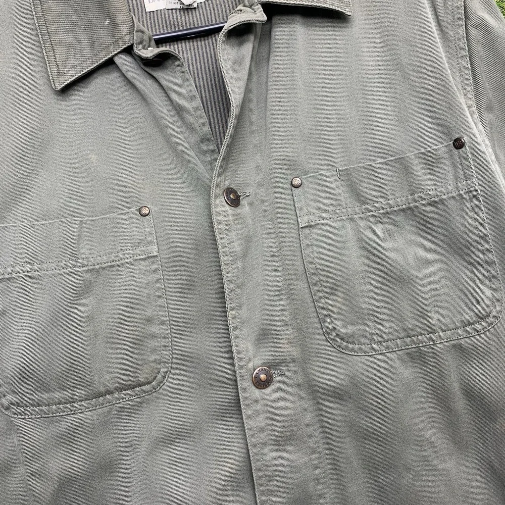 Banana Republic shop confidence