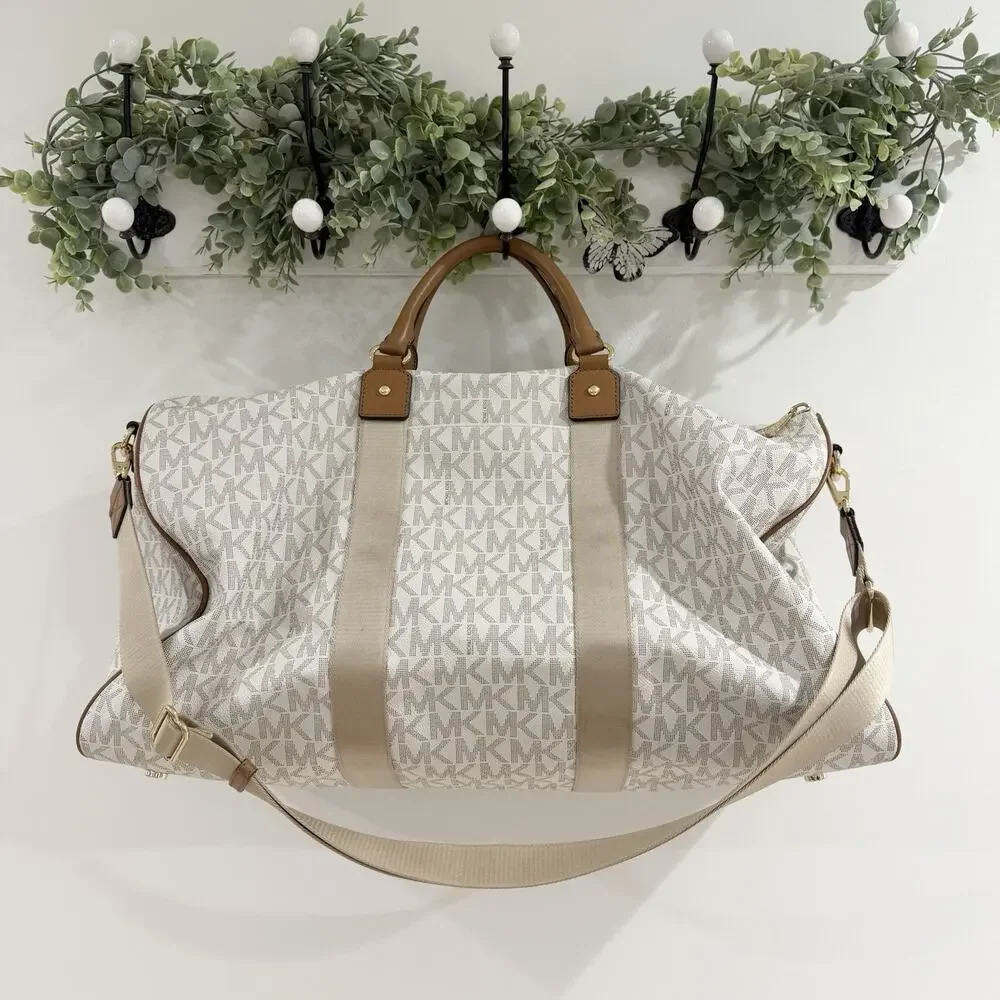 Michael Kors gently pre