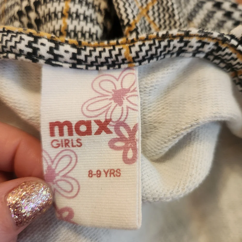 max girl max girl