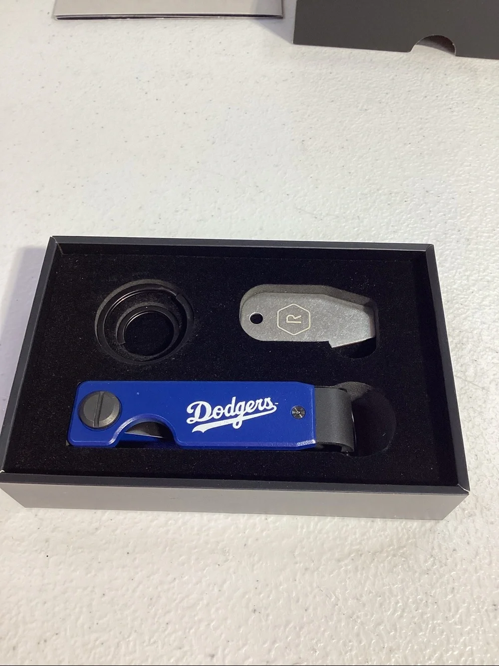 Ridge compact key