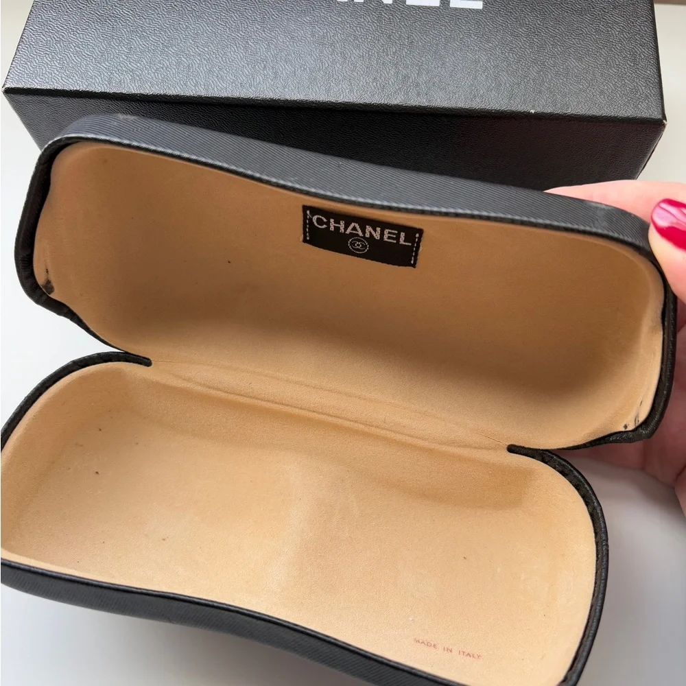 CHANEL authentic cc