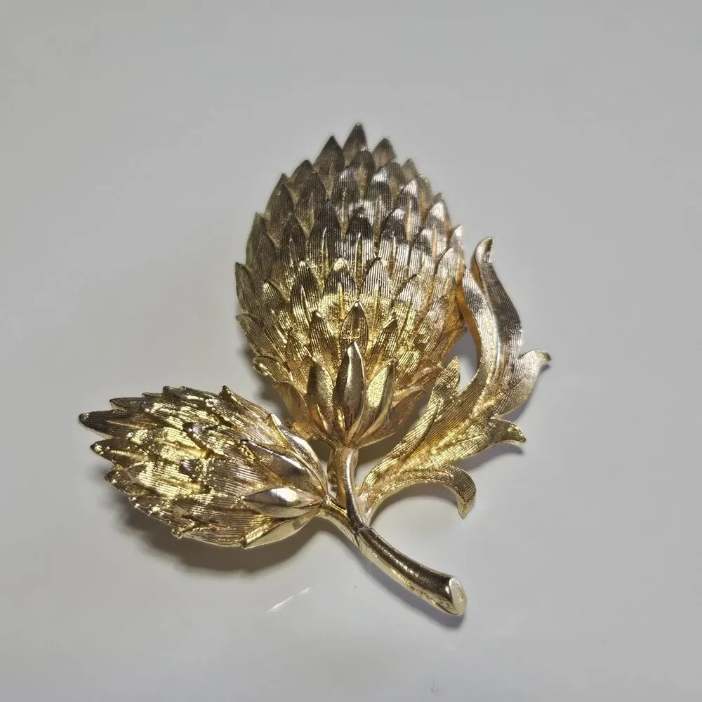 Unbranded vintage gold