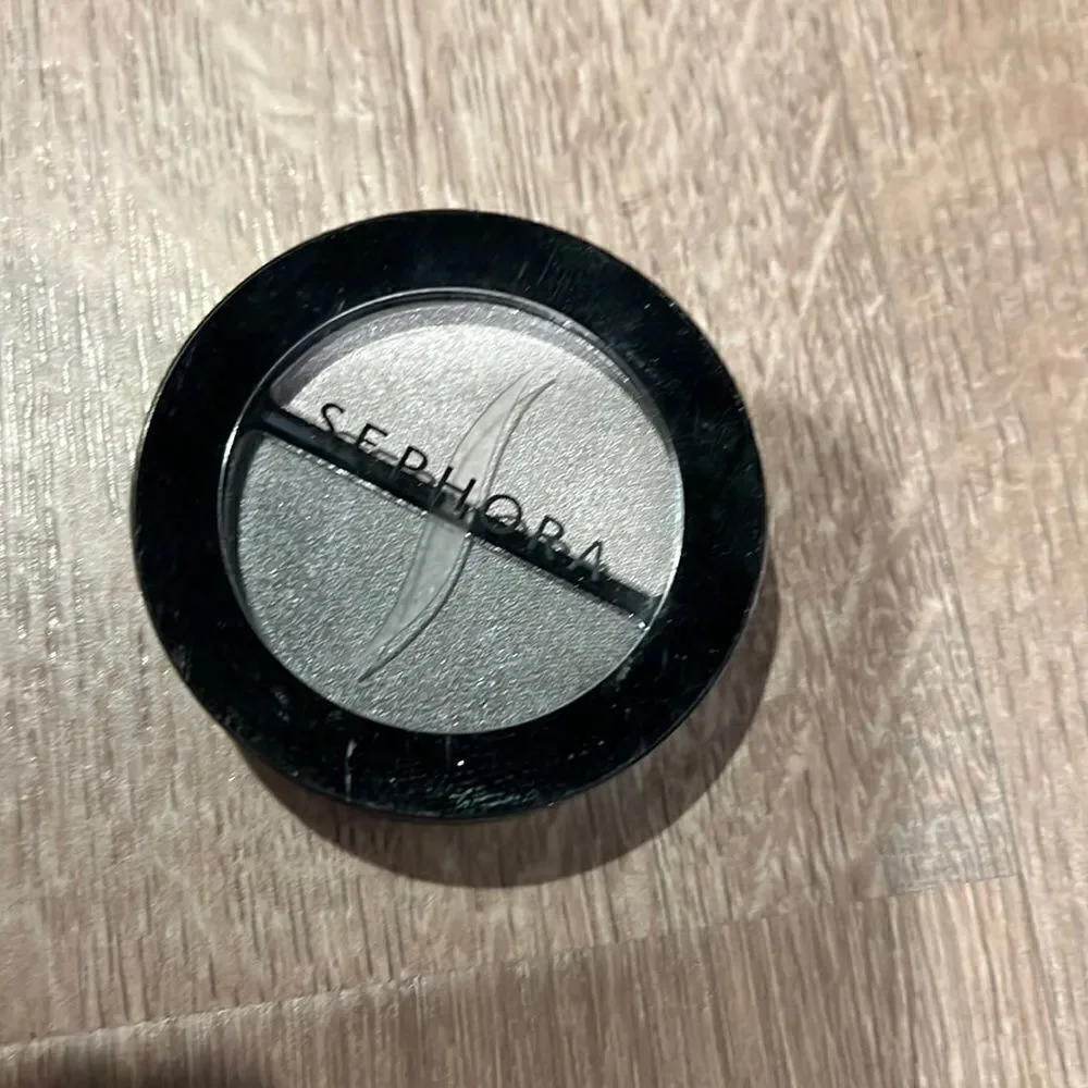 Eyeshadow silver and gray colors