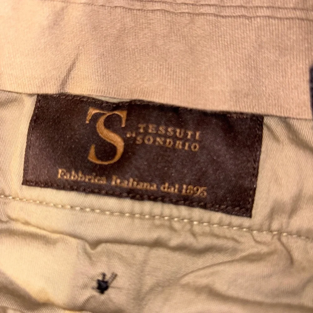 Banana Republic brand banana