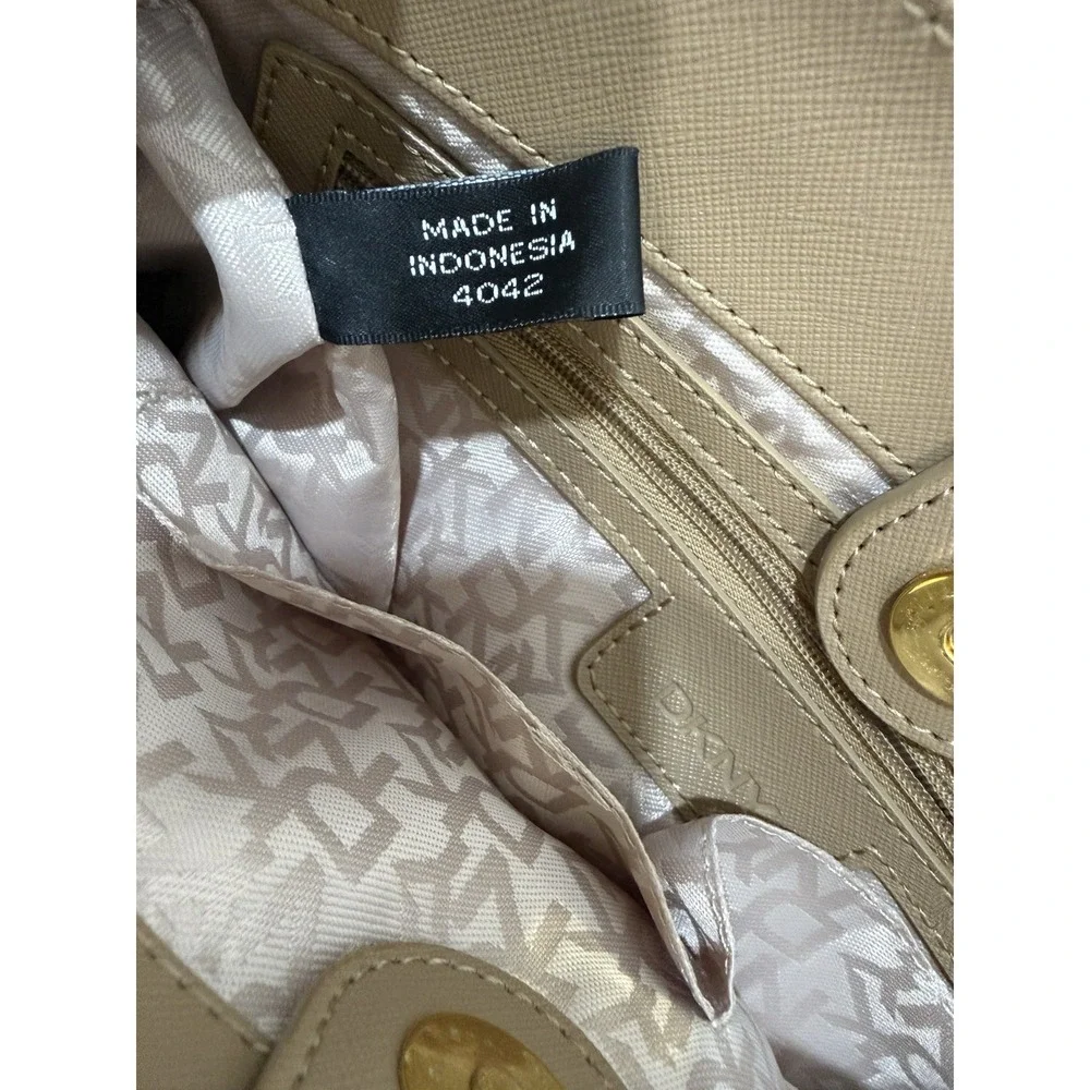 Dkny handle photos