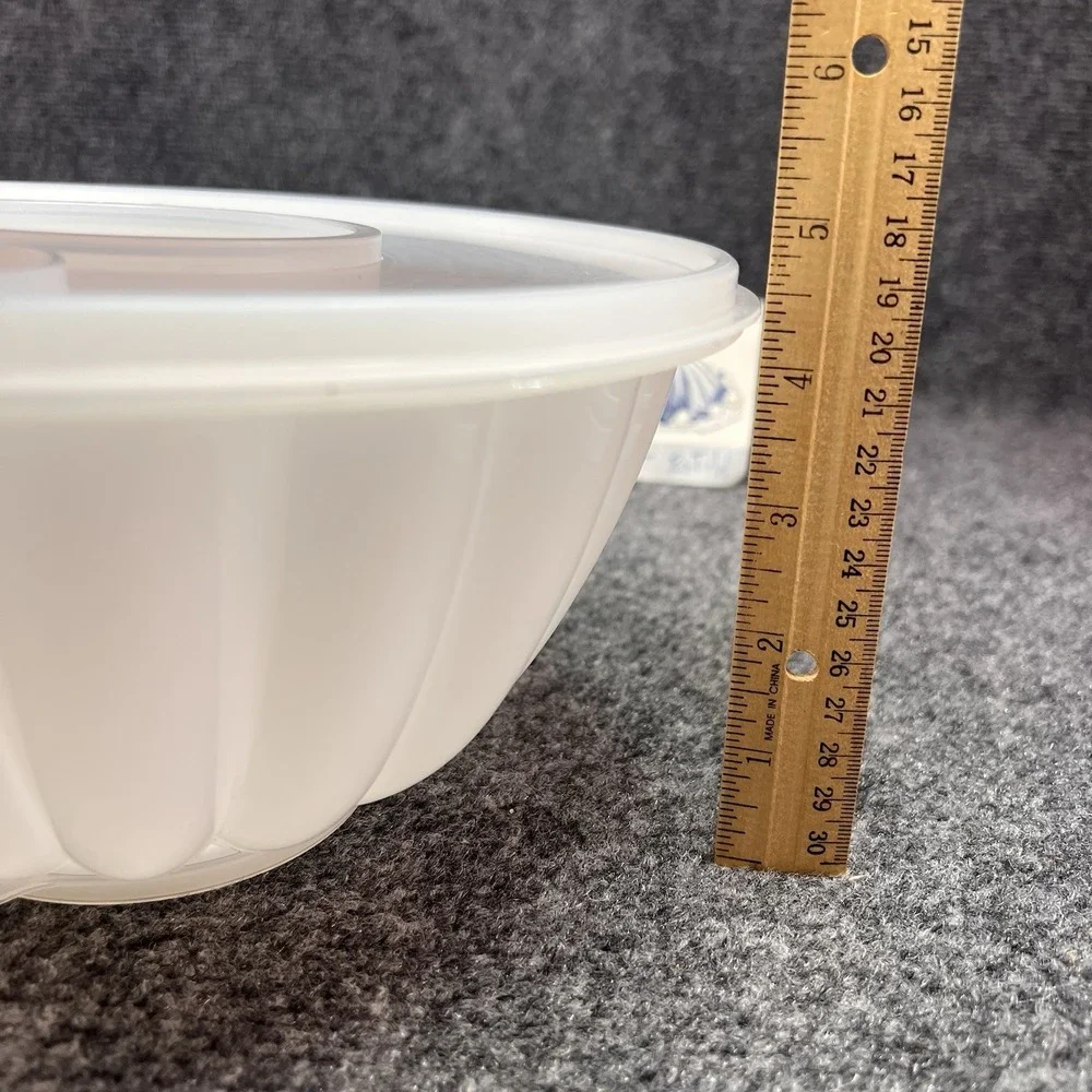 Tupperware preowned vintage
