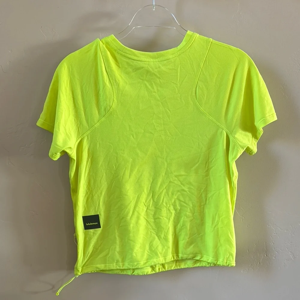 lululemon athletica reposhing this