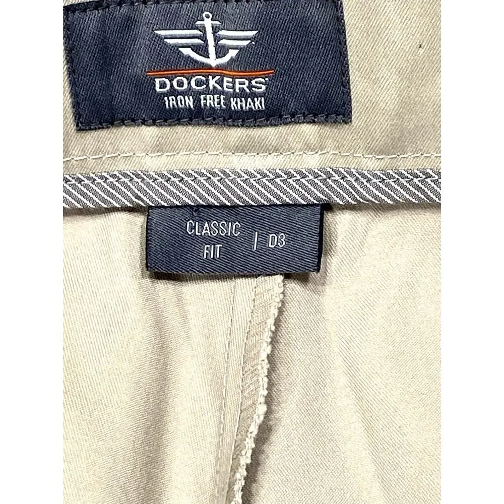NWT Dockers Pleated Classic Cuffed Fit D3 Iron Free Pants Stretch Khaki Tan Bone