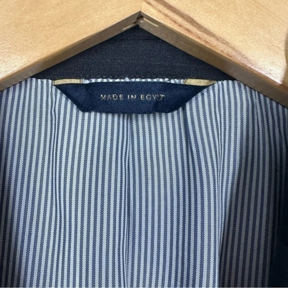 Brooks Brothers fitted money