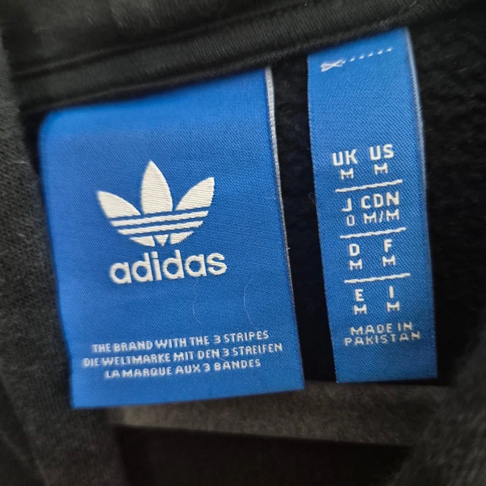 adidas originals trefoil