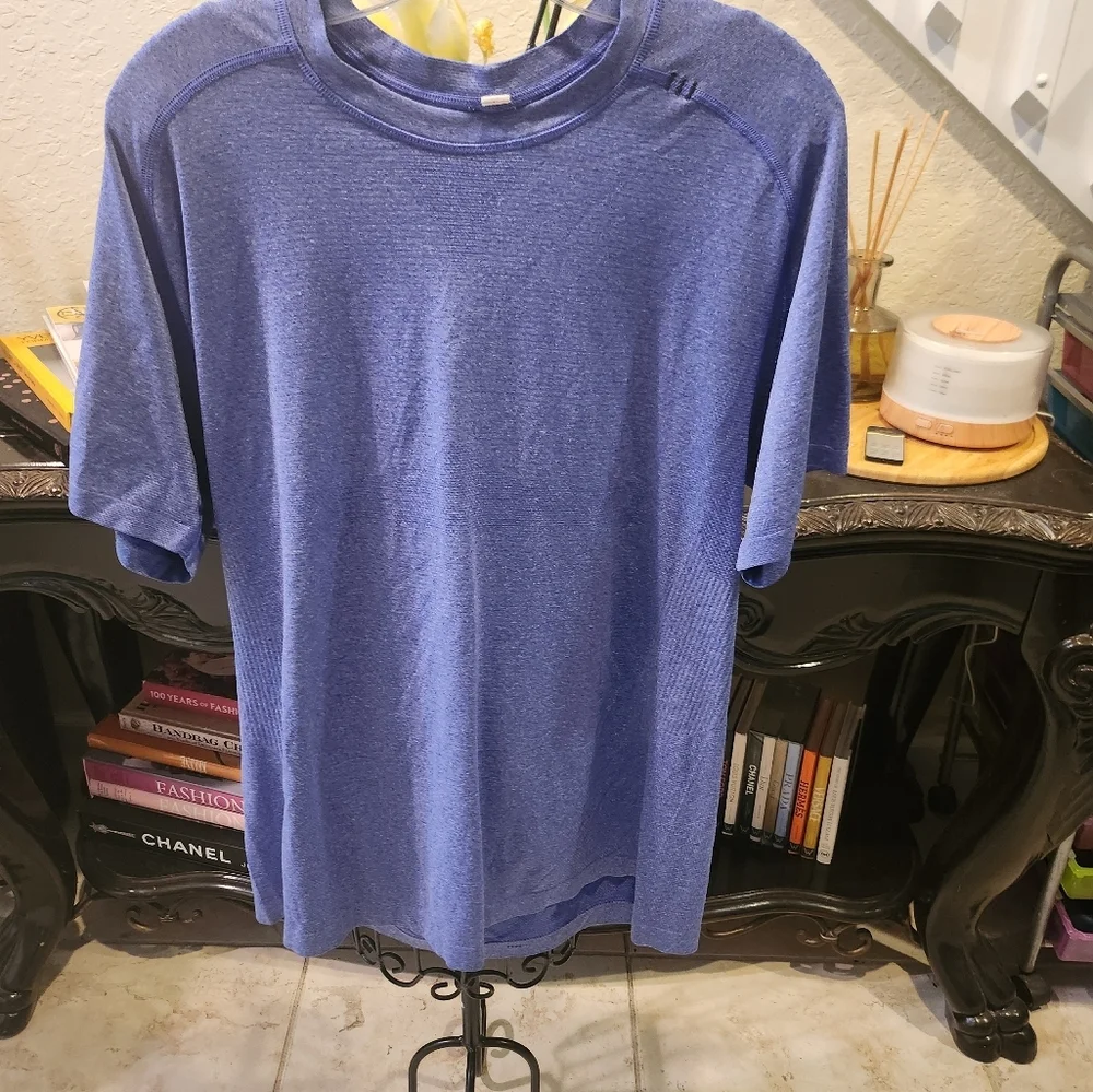 Lululemon men shirt size L