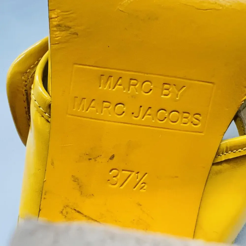 Marc By Marc Jacobs great clean
