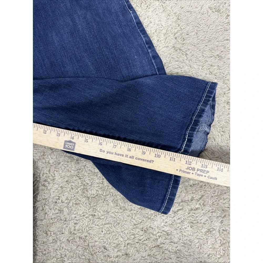 Levis excellent no